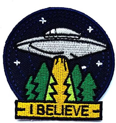 Gri UFO İnanıyorum Uçan Daire Uzay Gemisi Yıldız Gece Gökyüzü Toprak Karikatür Çocuk Çocuk Yama Giysi Çantası T-Shirt